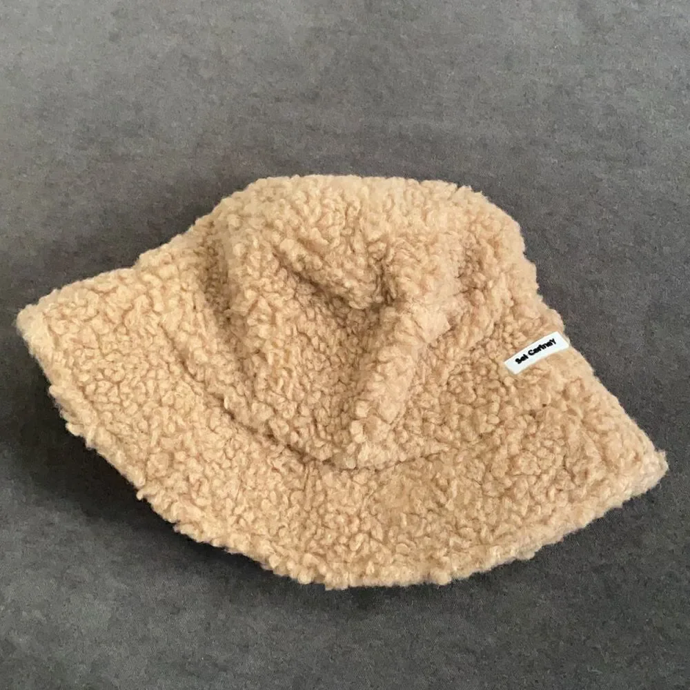 Women’s Winter Faux Fur Bucket Hat One Size Fits Most NWOT